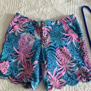 Lilly Pulitzer size 00 shorts